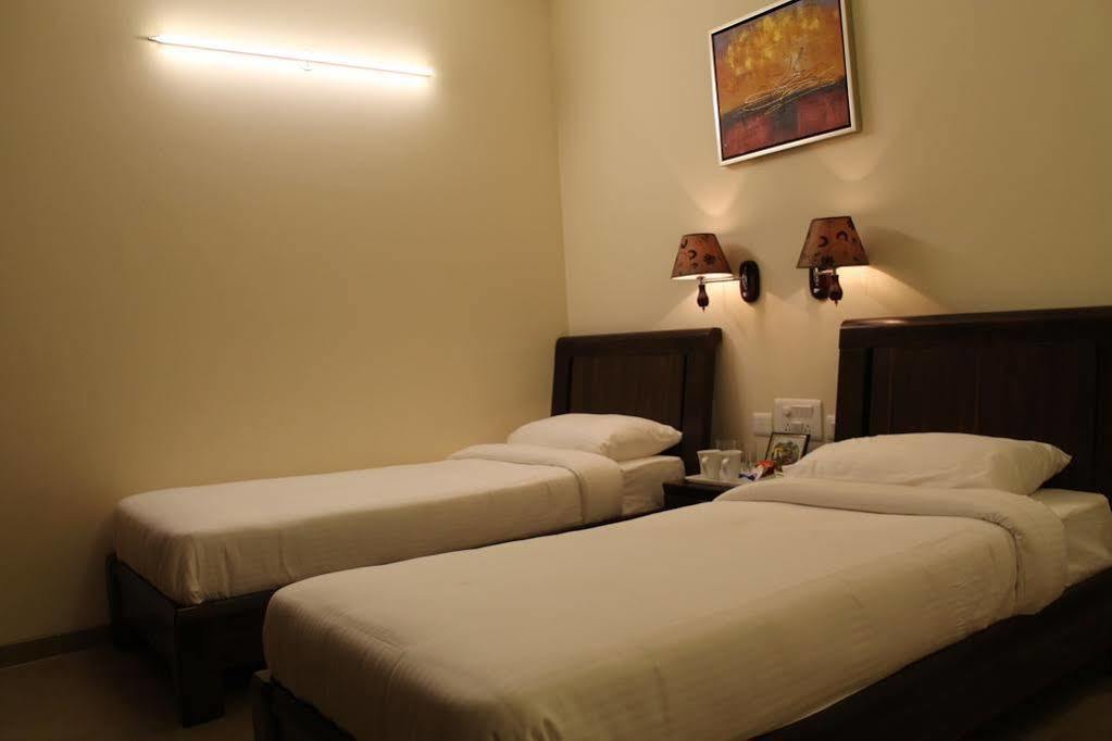 Fabhotel Veera Strand Park Calangute Exterior foto